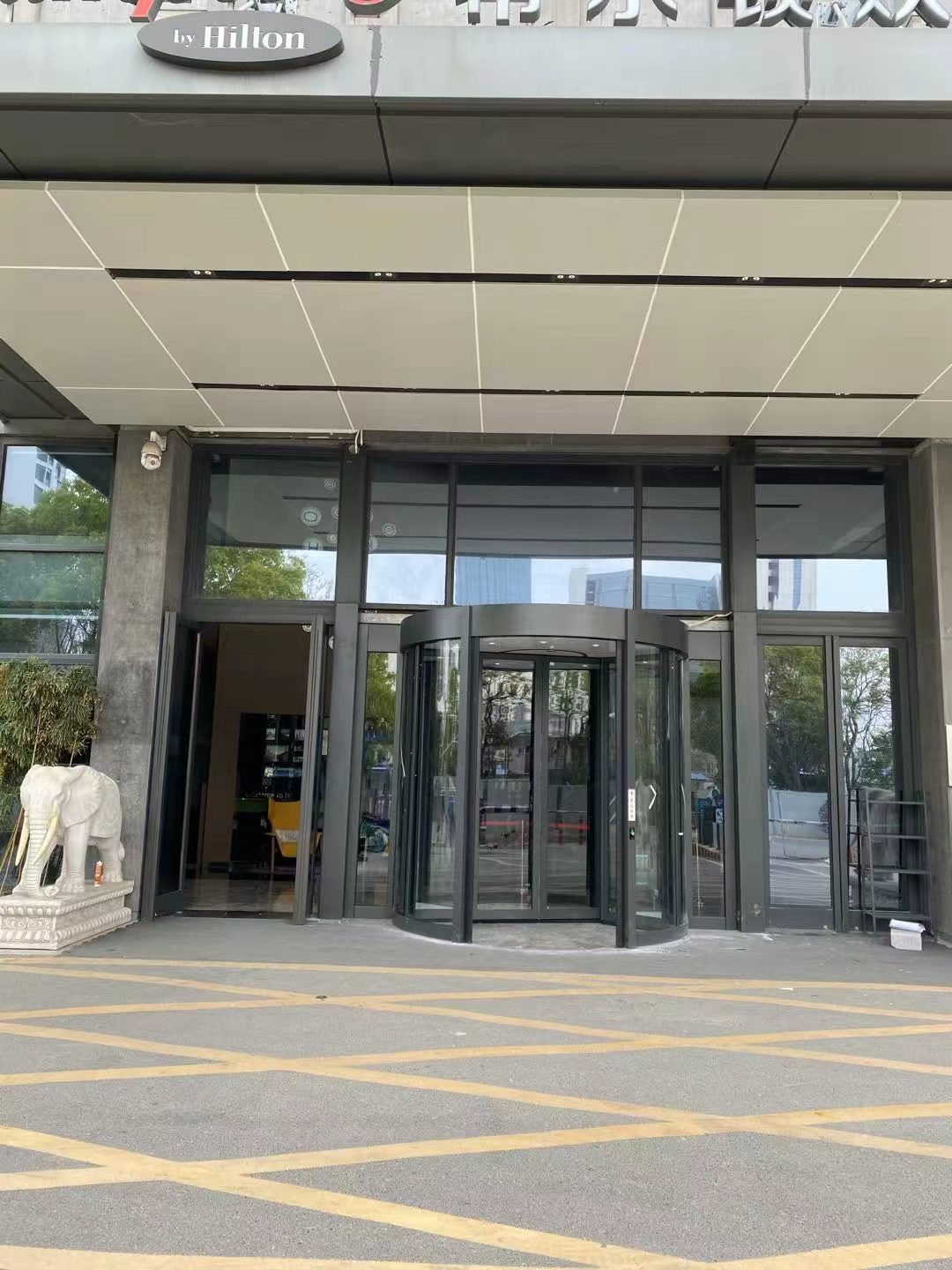 選購(gòu)旋轉(zhuǎn)門的常見(jiàn)誤區(qū)有哪些?